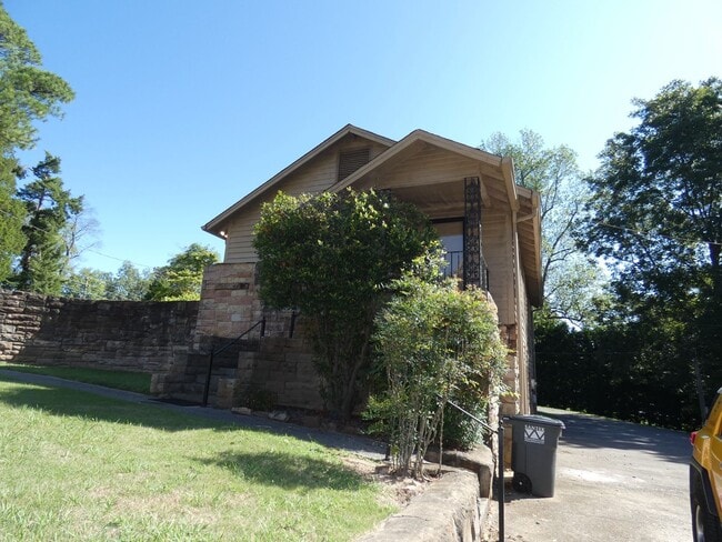 1457 Shades Crest Rd