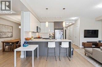 22 E Royal Ave in Vancouver, BC - Building Photo - Building Photo