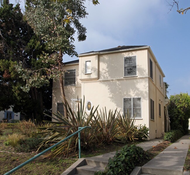445 San Vicente Blvd in Santa Monica, CA - Foto de edificio - Building Photo