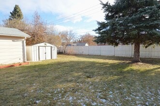 1911 21st Ave S in Grand Forks, ND - Building Photo - Building Photo