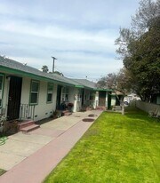 3361 E McKinley Ave in Fresno, CA - Building Photo