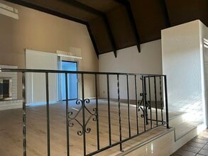 9018 Valleyoak Dr in Stockton, CA - Building Photo - Building Photo