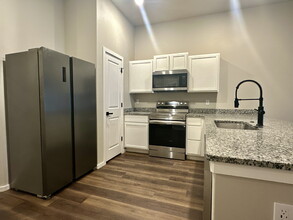 2126 N Jayton Ave in Lubbock, TX - Foto de edificio - Building Photo
