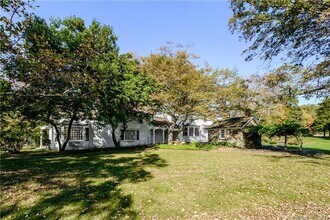 2081 North St in Fairfield, CT - Building Photo - Building Photo