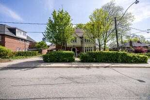 131 Highbourne Rd in Toronto, ON - Building Photo