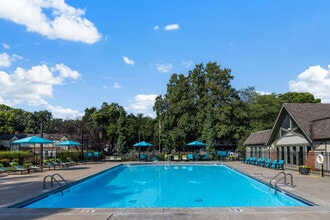 ReNew Breckenridge in Louisville, KY - Foto de edificio - Building Photo