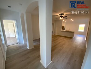 1495 Meadows Dr in Benton, AR - Building Photo - Building Photo