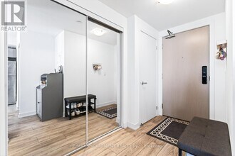 3210 Dakota Cmn in Burlington, ON - Building Photo - Building Photo