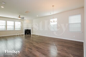 111 Stagecoach Ave in Summerville, SC - Foto de edificio - Building Photo