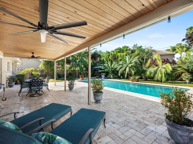 400 Circle W in Jupiter, FL - Building Photo - Building Photo