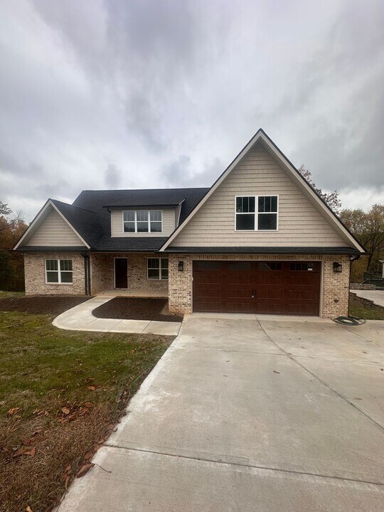 101 Blossom Ln in Clinton, TN - Building Photo