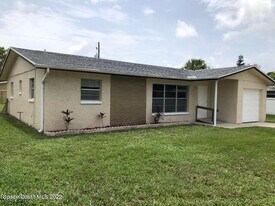423 Count St in Melbourne, FL - Building Photo