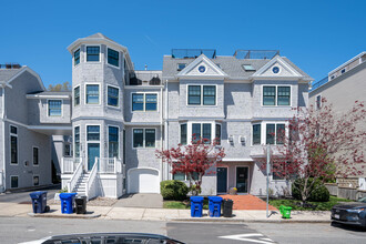 794 E 7th St in Boston, MA - Foto de edificio - Building Photo