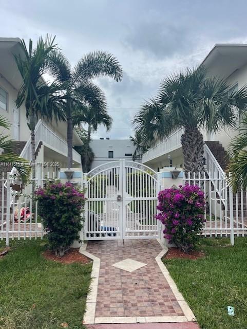 property at 1950 Biarritz Dr