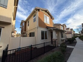 646 S Brampton Ave in Rialto, CA - Building Photo