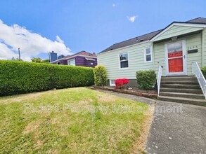 2133 E Highlands St in Bremerton, WA - Building Photo - Building Photo
