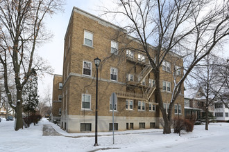 Berkeley Court in Rochester, NY - Foto de edificio - Building Photo