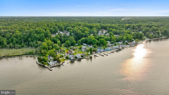 6591 Long Beach Dr in Saint Leonard, MD - Building Photo - Building Photo