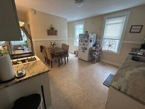 17 Usher Rd in Medford, MA - Building Photo - Building Photo