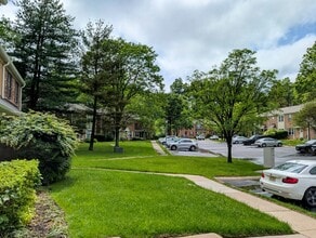 23 Viburnum Ct in Trenton, NJ - Building Photo - Building Photo