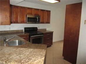 8701 Wiles Rd-Unit -10B in Coral Springs, FL - Building Photo - Building Photo