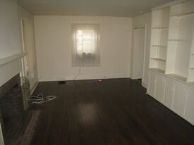 45 Saint Austins Plz, Unit Porch Apartment