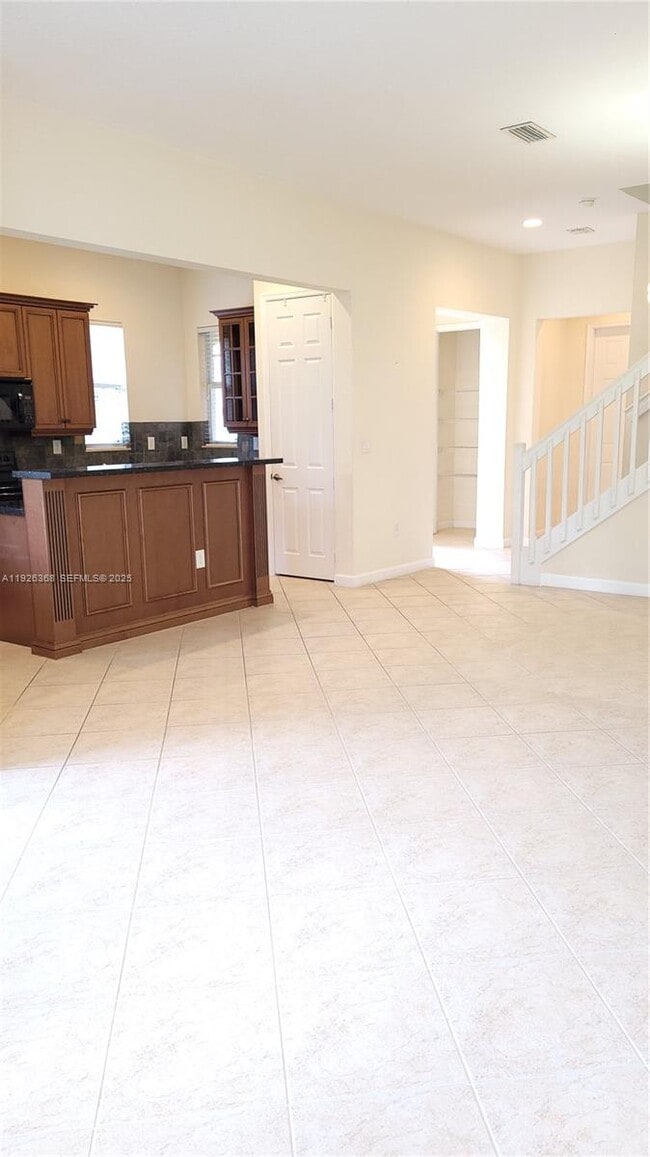 6033 NW 118th Dr in Coral Springs, FL - Foto de edificio - Building Photo