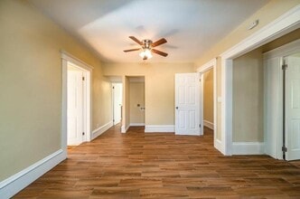 312 W Main St, Unit 3 in Turlock, CA - Foto de edificio - Building Photo