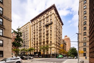 895 W End Ave in New York, NY - Building Photo