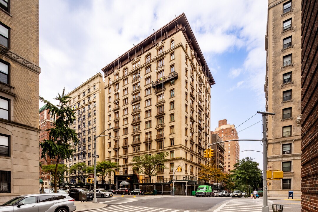 895 W End Ave in New York, NY - Building Photo