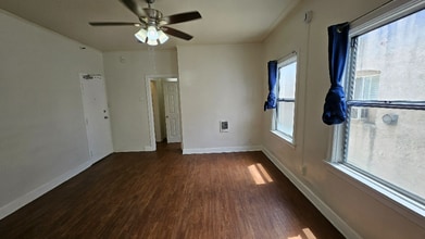 727 S Coronado St in Los Angeles, CA - Building Photo - Building Photo