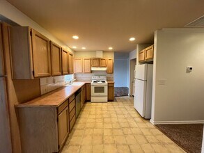 132 S 44th St in Bellingham, WA - Building Photo - Building Photo