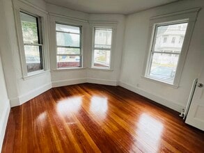 19 Beach Rd in Winthrop, MA - Building Photo - Building Photo