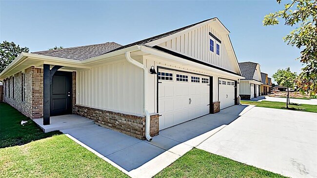 4920 Avion Ct in Oklahoma City, OK - Building Photo - Building Photo