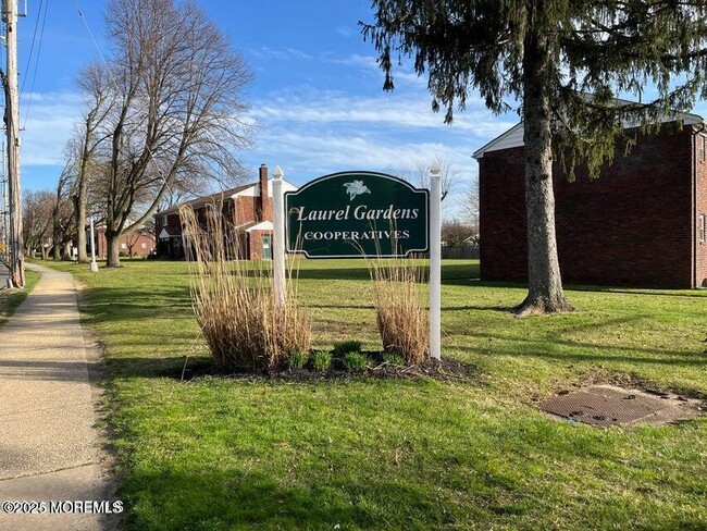 property at 165 Wyckoff Rd