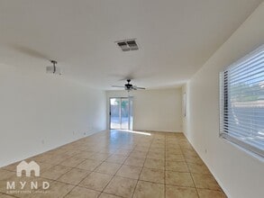 3110 S 100th Dr in Tolleson, AZ - Foto de edificio - Building Photo