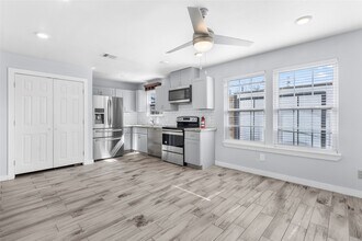 6809 Glass St in Houston, TX - Building Photo - Building Photo