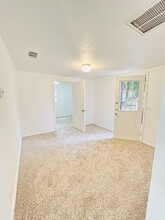 125 Ada St-Unit -2 in San Antonio, TX - Building Photo - Building Photo