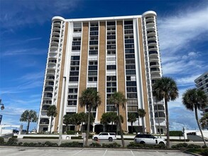 3003 S Atlantic Ave in Daytona Beach Shores, FL - Building Photo - Building Photo