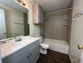 2211 Barry Dr in Killeen, TX - Building Photo - Building Photo
