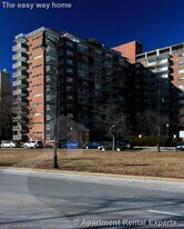 100 Memorial Dr in Cambridge, MA - Building Photo