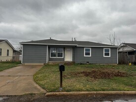 110 K St in Elgin, OK - Building Photo