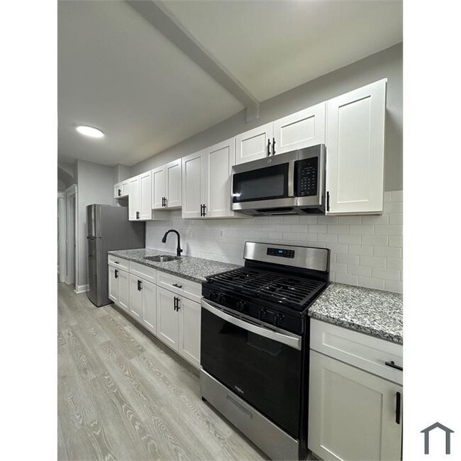 property at 3100 Sequoia Ave