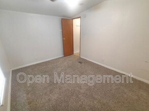 301 Mantle Ave in Jackson, MI - Building Photo - Building Photo