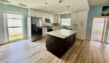 15708 W Pinto Pl in Tampa, FL - Building Photo - Building Photo