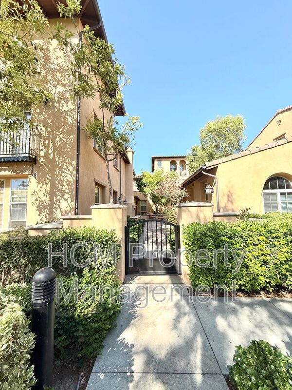 55 Cienega in Irvine, CA - Building Photo - Building Photo