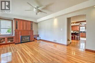 2525 Windermere Rd in Windsor, ON - Building Photo - Building Photo