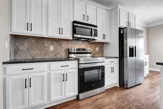 315 Red Cedar Dr in Sneads Ferry, NC - Foto de edificio - Building Photo