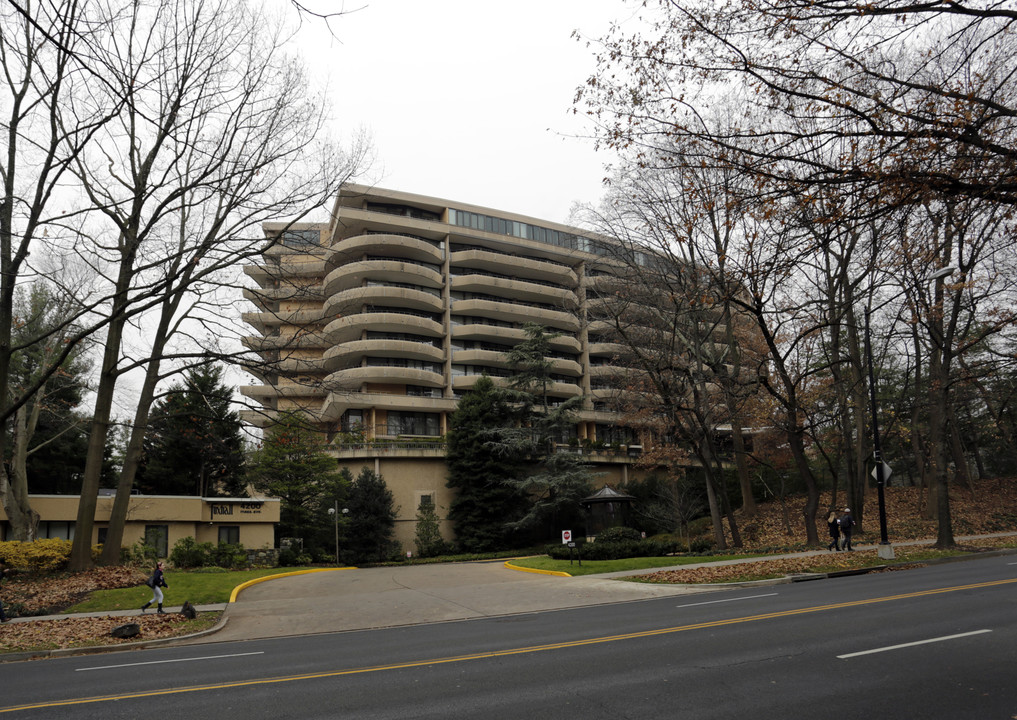 The Foxhall in Washington, DC - Building Photo