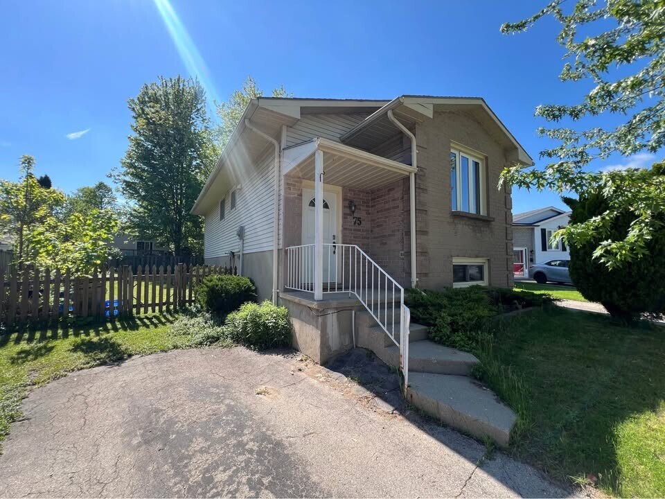 75 Constable Ct in London, ON - Building Photo